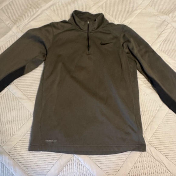 Nike 1/4 Zip Pullover - Picture 2 of 3
